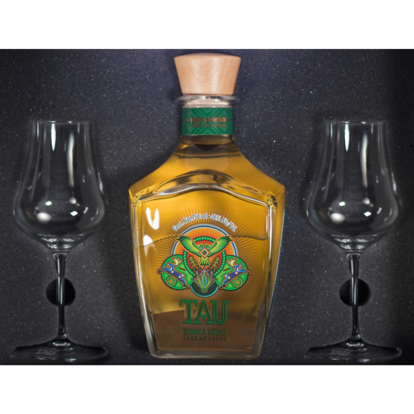 Tequila Añejo TAU estuche dos copas Atzin 750 ml 1 Tequila Añejo TAU estuche dos copas Atzin 750 ml